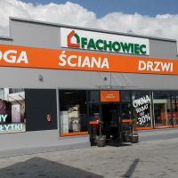 Nowy salon Fachowiec w Ostrowcu Świętokrzyskim zaprasza na zakupy!